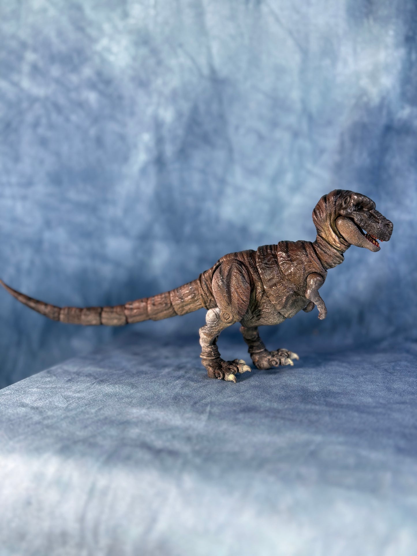 Cheesy 90s horror movie Tyrannosaurus (23 Series)